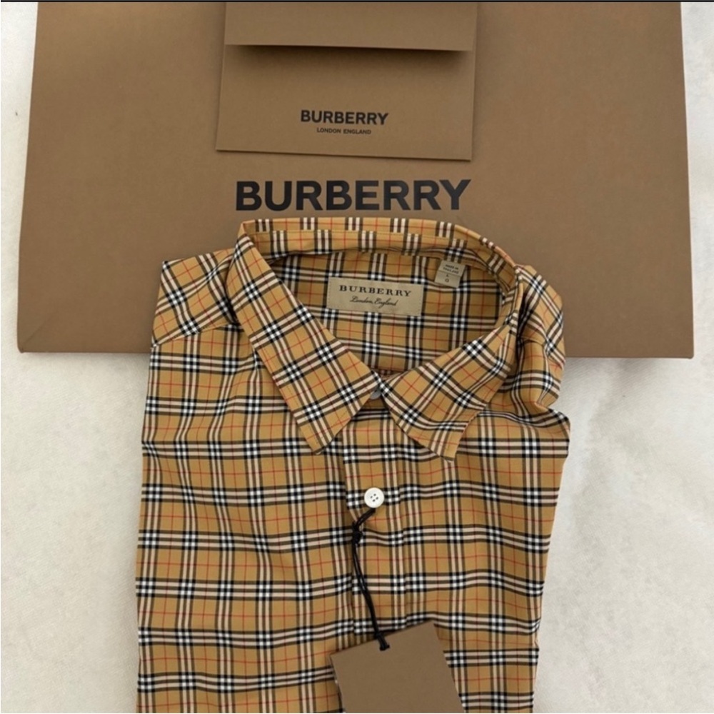 Men’s Burberry short sleeve 
Check Cotton Shirt size L